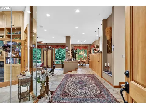 Entry Way - 284 SE 41st Ct, Gresham, OR 97080 photo 1 of 4