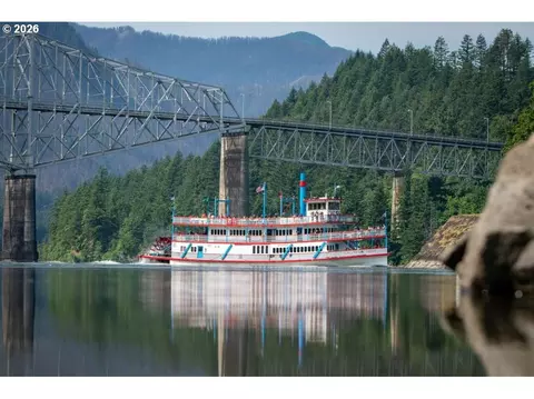 View/Area - 951 Spelling Pl, Cascade Locks, OR 97014 photo 1 of 2