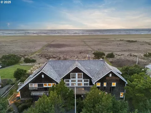 4650 S Fairway Dr, Gearhart, OR 97138