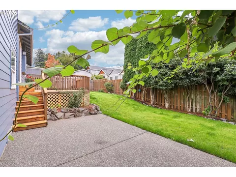 Exterior - 2578 NW 4th St, Gresham, OR 97030 photo 5 of 7