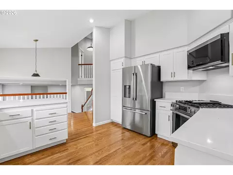 Kitchen - 2578 NW 4th St, Gresham, OR 97030 photo 1 of 4