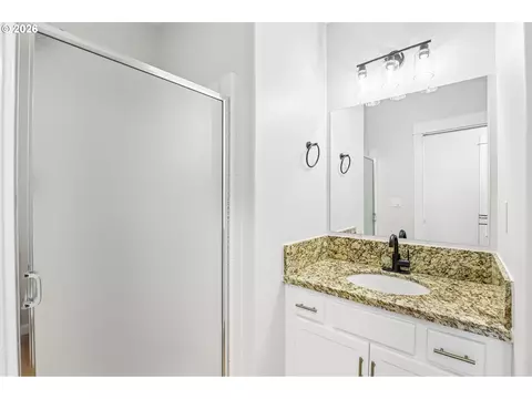 Bath - 2578 NW 4th St, Gresham, OR 97030 photo 2 of 3