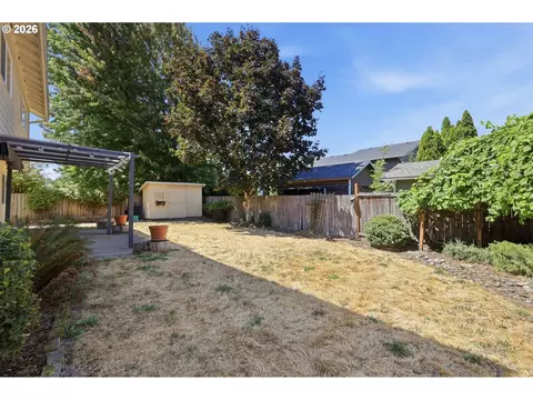 Exterior - 367 Lynnbrook Dr, Eugene, OR 97404 photo 7 of 10