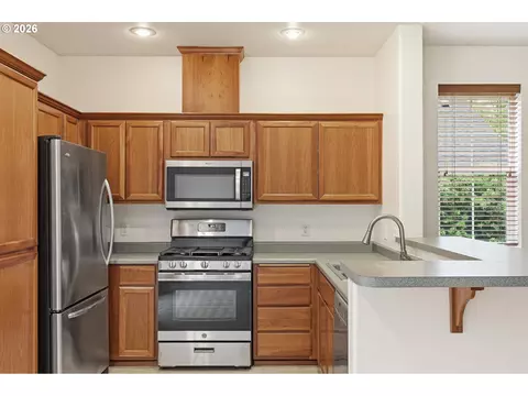 Kitchen - 1680 Riley Ln, Eugene, OR 97402 photo 1 of 4