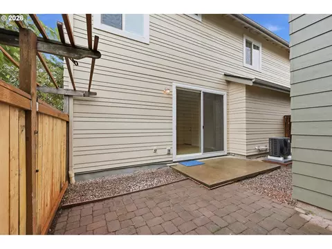 Exterior - 1680 Riley Ln, Eugene, OR 97402 photo 6 of 9