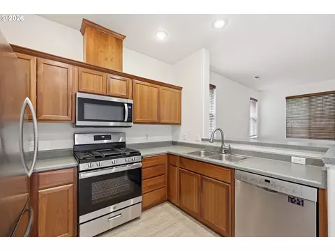 Kitchen - 1680 Riley Ln, Eugene, OR 97402 photo 4 of 4