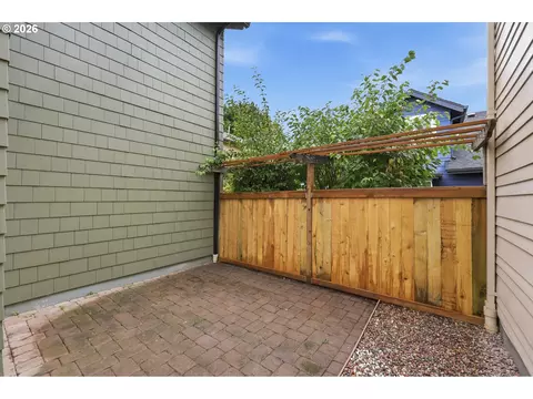 Exterior - 1680 Riley Ln, Eugene, OR 97402 photo 9 of 9