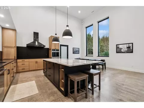 Kitchen - 43815 SE Herrick Rd, Sandy, OR 97055 photo 3 of 4