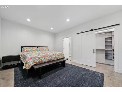 Bedroom - 43815 SE Herrick Rd, Sandy, OR 97055 photo 1 of 3