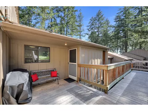 119 Treehill Loop #119, Eugene, OR 97405