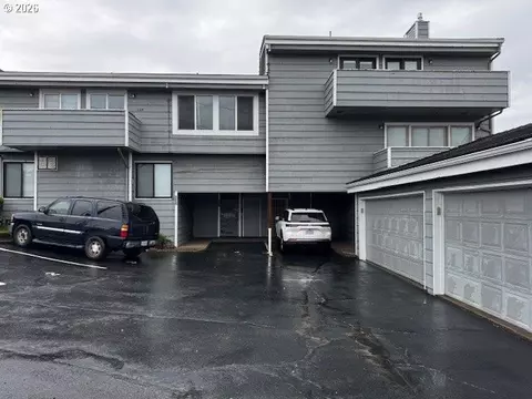 241 SW Ebb Ave, Lincoln City, OR 97367