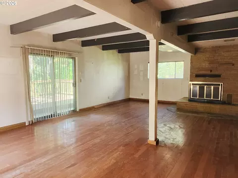 Living - 619 N Morton St, Newberg, OR 97132 photo 4 of 4
