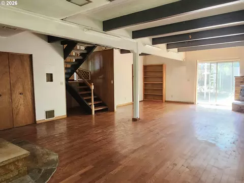 Living - 619 N Morton St, Newberg, OR 97132 photo 2 of 4