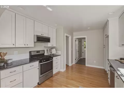 Kitchen - 150 Elkay Dr, Eugene, OR 97404 photo 1 of 4