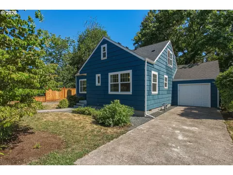 Exterior - 150 Elkay Dr, Eugene, OR 97404 photo 3 of 12