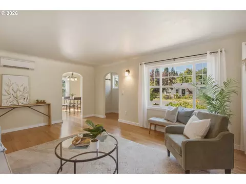 Living - 150 Elkay Dr, Eugene, OR 97404 photo 1 of 3