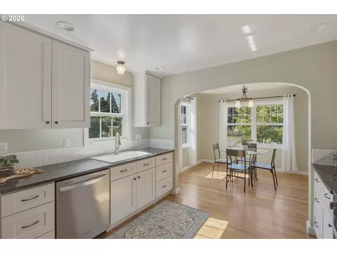 Kitchen - 150 Elkay Dr, Eugene, OR 97404 photo 4 of 4
