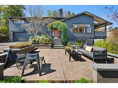 2631 SW Sherwood Dr, Portland, OR 97201