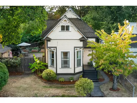 9027 N Charleston Ave, Portland, OR 97203