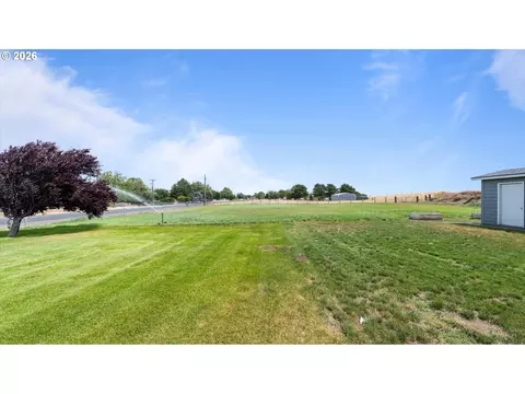 32374 E Loop Rd, Hermiston, OR 97838 photo 5