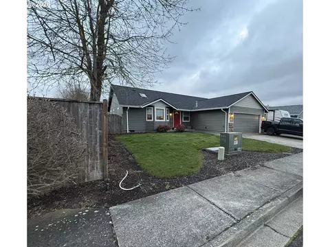 1081 Siuslaw St, Harrisburg, OR 97446