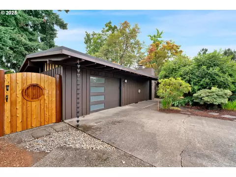 953 N Van Duyn St, Eugene, OR 97401