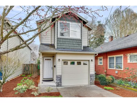 9126 SE Ash St, Portland, OR 97216