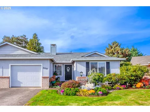 2752 Dayna Ln, Eugene, OR 97408