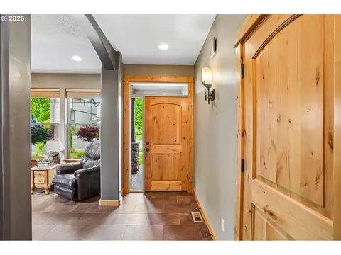 Entry Way - 286 SE Condor Dr, Gresham, OR 97080 photo 1 of 2