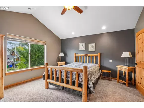 Bedroom - 286 SE Condor Dr, Gresham, OR 97080 photo 8 of 9