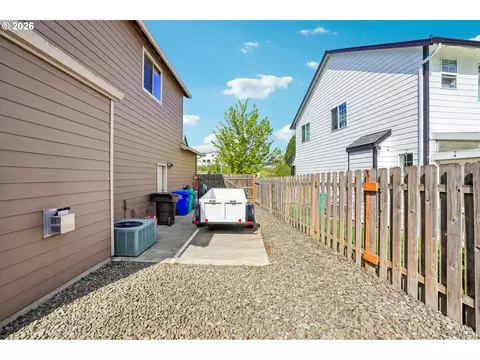 Exterior - 286 SE Condor Dr, Gresham, OR 97080 photo 11 of 12