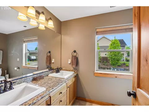 Bath - 286 SE Condor Dr, Gresham, OR 97080 photo 1 of 7