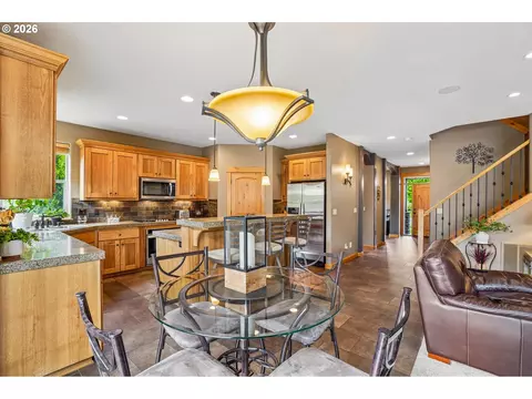 Kitchen - 286 SE Condor Dr, Gresham, OR 97080 photo 2 of 6