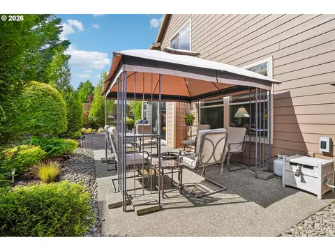 Exterior - 286 SE Condor Dr, Gresham, OR 97080 photo 10 of 12