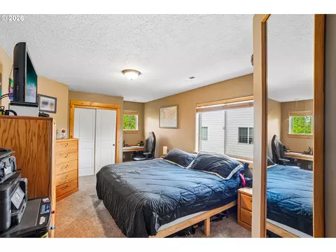 Bedroom - 286 SE Condor Dr, Gresham, OR 97080 photo 5 of 9