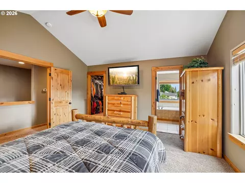 Bedroom - 286 SE Condor Dr, Gresham, OR 97080 photo 9 of 9