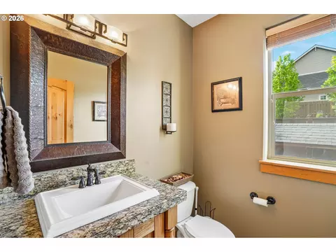 Bath - 286 SE Condor Dr, Gresham, OR 97080 photo 2 of 7