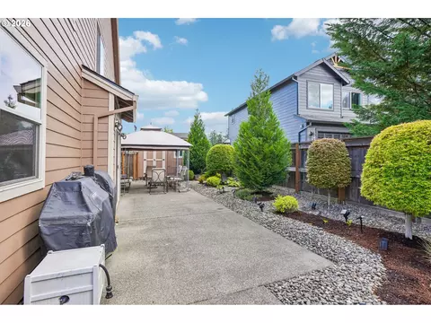 Exterior - 286 SE Condor Dr, Gresham, OR 97080 photo 6 of 12