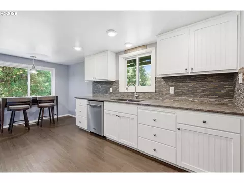 Kitchen - 85622 Territorial Hwy, Eugene, OR 97402 photo 2 of 4