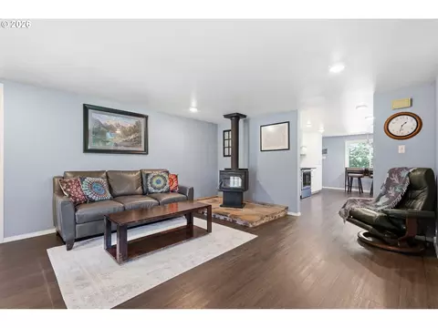 Living - 85622 Territorial Hwy, Eugene, OR 97402 photo 2 of 3