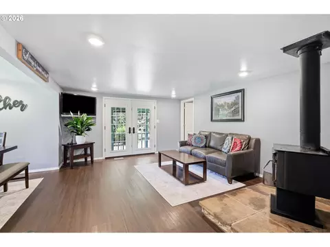 Living - 85622 Territorial Hwy, Eugene, OR 97402 photo 1 of 3