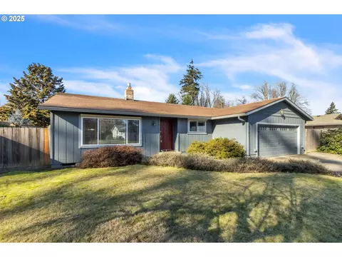 18725 Roundtree Dr, Oregon City, OR 97045