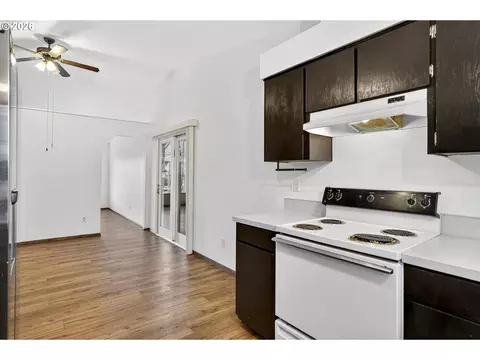 Kitchen - 2262 S Alpine St, Cornelius, OR 97113 photo 5 of 5