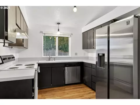 Kitchen - 2262 S Alpine St, Cornelius, OR 97113 photo 2 of 5