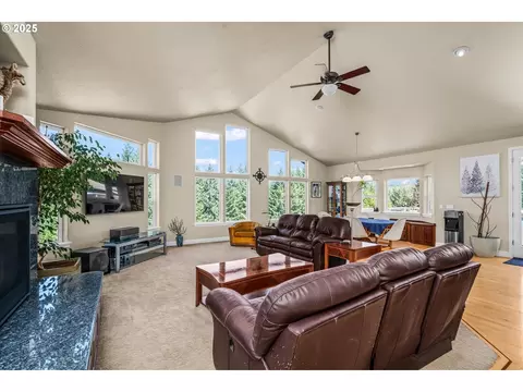 Living - 27067 Pickens Rd, Eugene, OR 97402 photo 1 of 2