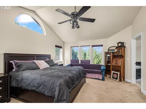 Bedroom - 27067 Pickens Rd, Eugene, OR 97402 photo 3 of 6