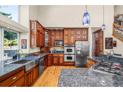 Kitchen - 27067 Pickens Rd, Eugene, OR 97402 photo 3 of 4