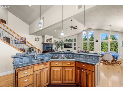 Kitchen - 27067 Pickens Rd, Eugene, OR 97402 photo 4 of 4