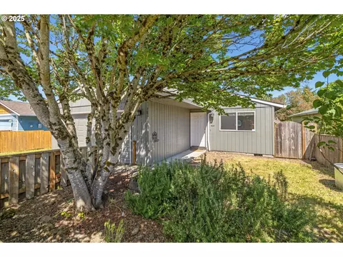 7818 SE 67th Ave, Portland, OR 97206