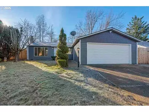 4704 Regal Dr, Salem, OR 97301